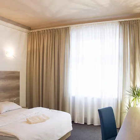 Designer Loft At Stodolni Street Apartment *