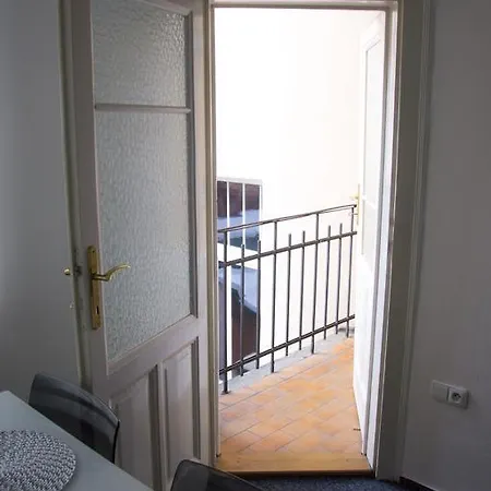 Designer Loft At Stodolní Street Apartmán