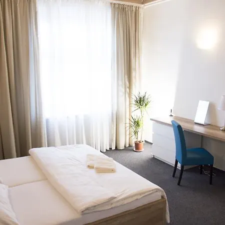 Designer Loft At Stodolni Street Apartment *